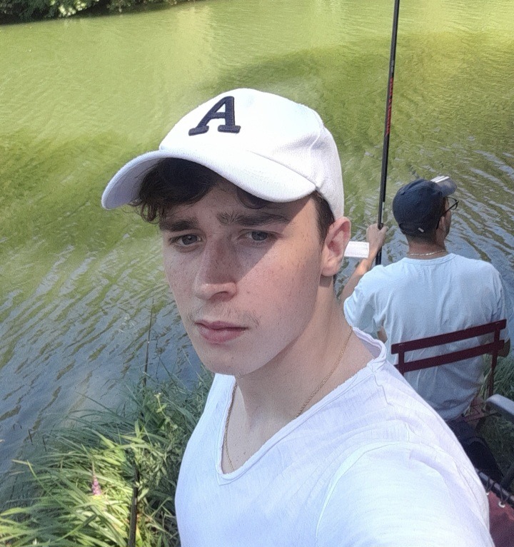 Profil de Nicolo, 20 ans, Sex à Breidfeld