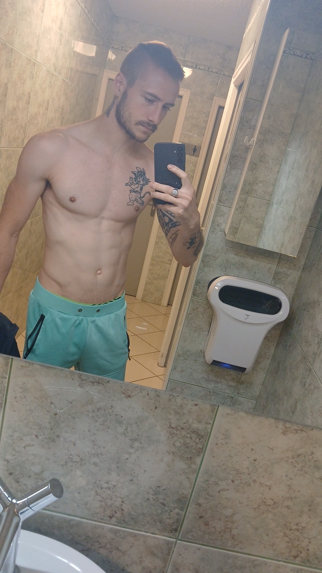 Profil de Mani, 26 ans, Sex à Friedbusch